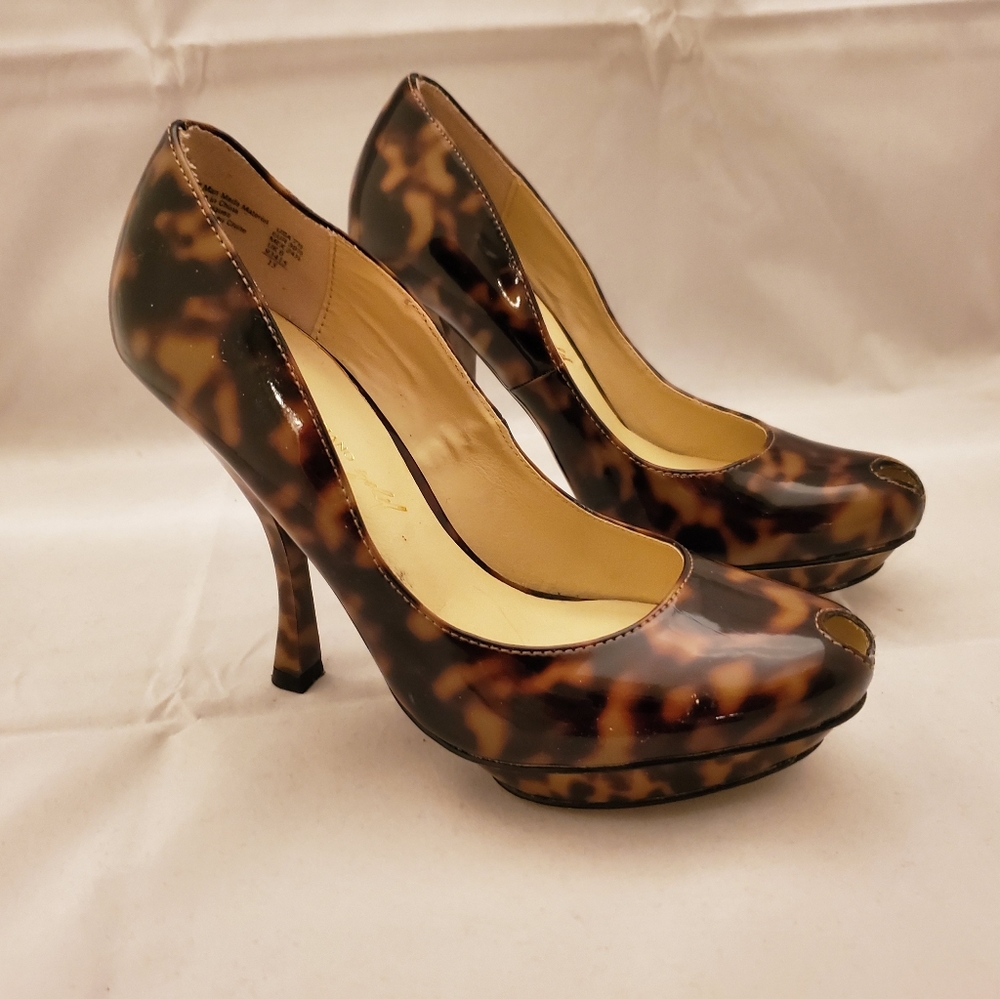 Ladies Peep Toe Heel- Size: 7.5
